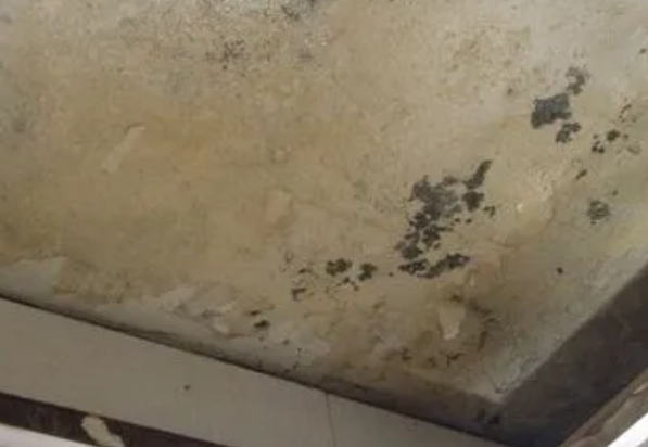 钦北阳台漏水维修公司分享下钦北卫生间渗水维修需要注意哪些问题。